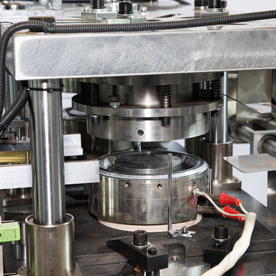 5--Rettangolo rotondo a 12 pollici Tray Making Machine High Performance di carta